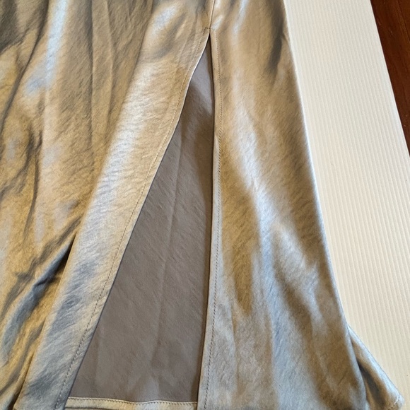 Silver Satin Midi  Skirt Nordstrom’s Elastic Waist SZ L Minimalist Feminine Y2K - Picture 5 of 8